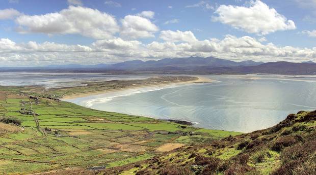 Inch-Beach-Wide-Sandy-Beaches.png