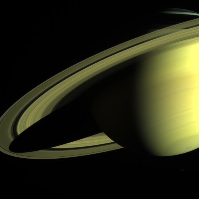 saturn short shadow