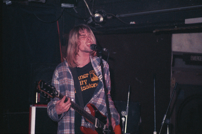 Kurt Cobain Performing