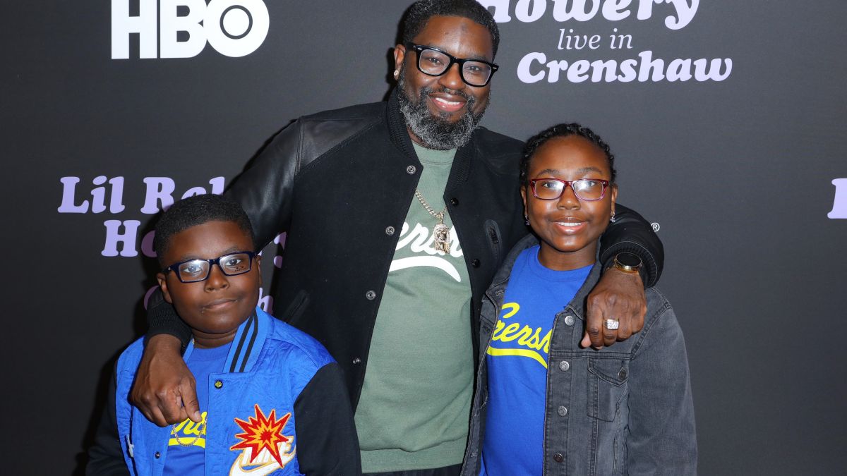 LOS ANGELES, CALIFORNIA - NOVEMBER 21: Actor/comedian Lil Rel Howery (C) attends the screening of HBO's 