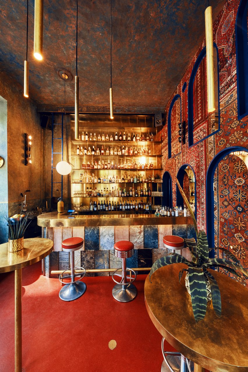 Aura cocktail bar, Warsaw, designed by Kacper Gronkiewicz