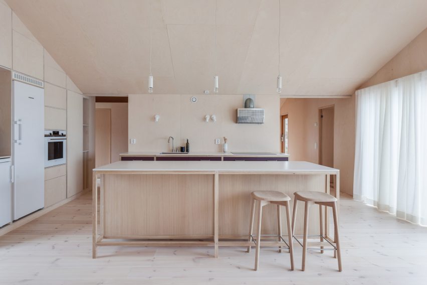 Villa Vassdal on the archipelago of Gothenburg by Studio Holmberg