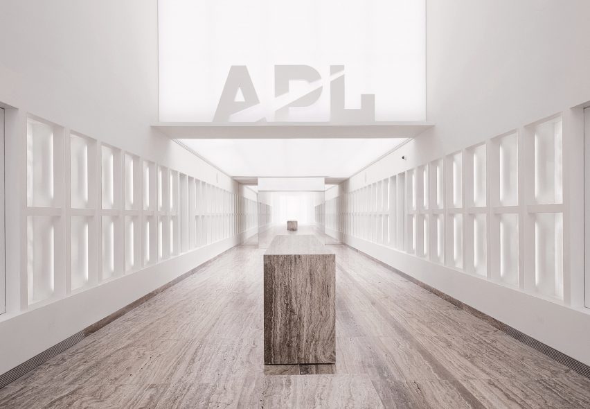 APL store LA