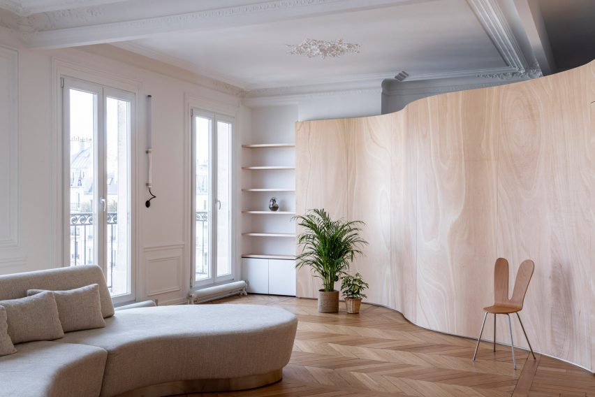 Wood Ribbon aparment by Toledano + Architects