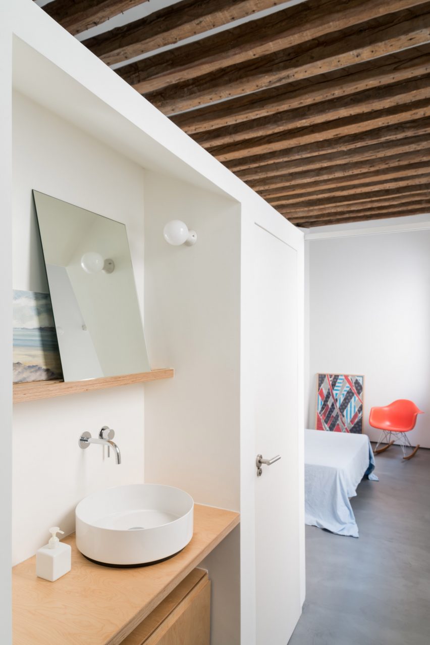 Apartment in Lavapiés by Leticia Saá