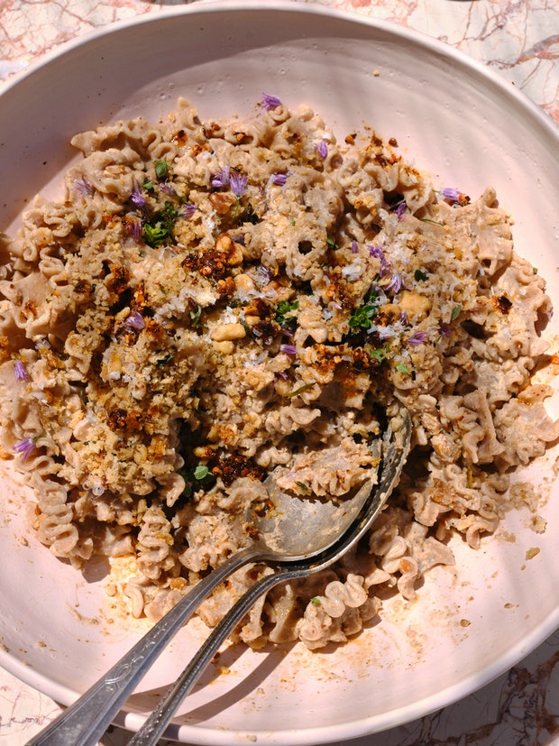 Pasta with Creamy Crushed Walnut Sauce