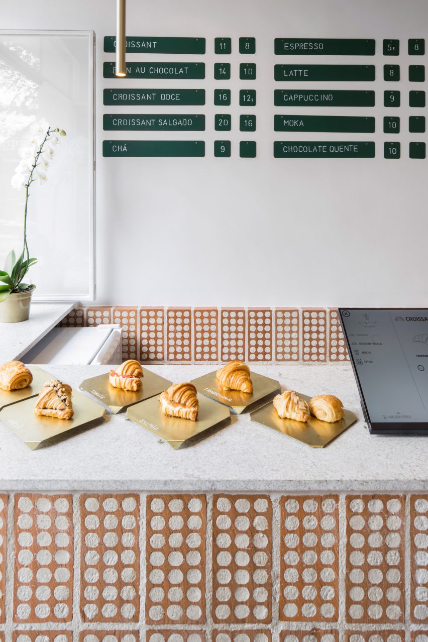 Mintchi Croissant by Dezembro Arquitetos