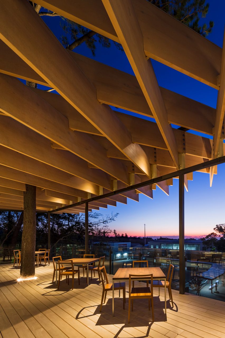 Mikuni Izukogen restaurant by Kengo Kuma